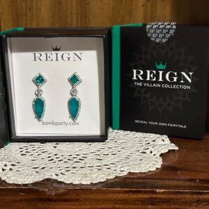 Bomb Party RBP7642 They Want Their Queen Earring